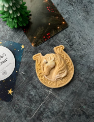 Мыло ручной работы «Лошадка с подковой и открыткой» - Фото 1