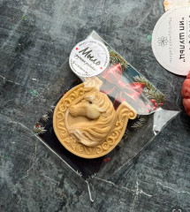 Мыло ручной работы «Лошадка с подковой и открыткой» - Фото 2