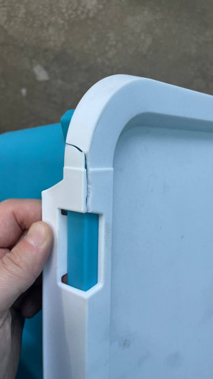 Контейнер с крышкой