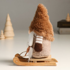 Кукла интерьерная текстильная «Бабуся в меховом колпаке на санках» - Фото 1