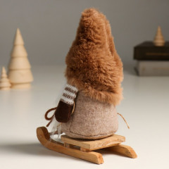 Кукла интерьерная текстильная «Бабуся в меховом колпаке на санках» - Фото 2