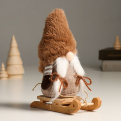 Кукла интерьерная текстильная «Бабуся в меховом колпаке на санках» - Фото 4