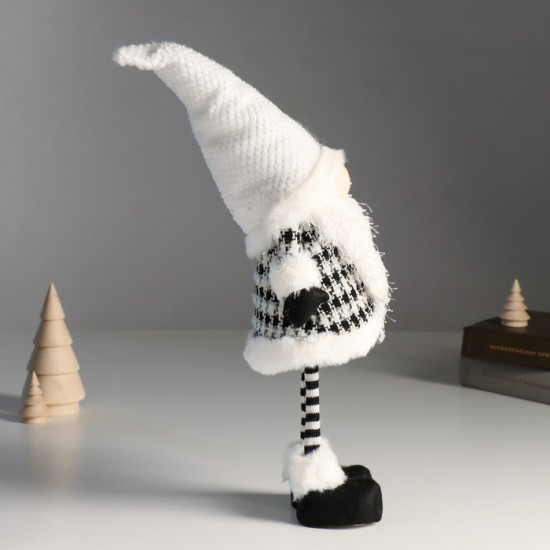 Кукла интерьерная текстильная «Дед Мороз в кафтане с рисунком гусиная лапка»