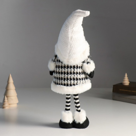 Кукла интерьерная текстильная «Дед Мороз в кафтане с рисунком гусиная лапка»