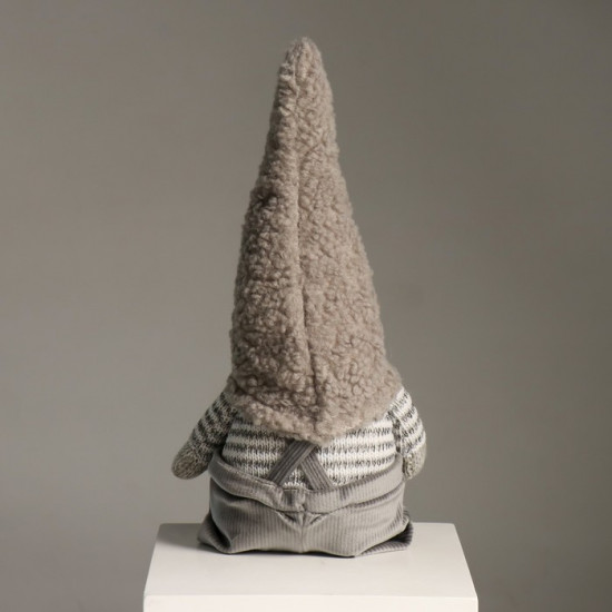 Кукла интерьерная текстильная «Дед Мороз в полосатых гетрах и сером колпаке»