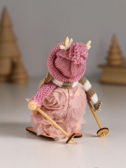 Кукла интерьерная текстильная «Малышка в платье зефирки, на лыжах»