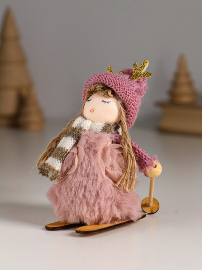 Кукла интерьерная текстильная «Малышка в платье зефирки, на лыжах»