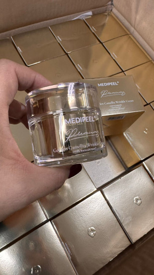 Премиальный омолаживающий крем для лица с экстрактом камелии «Premium Golden Camellia Wrinkle Cream»