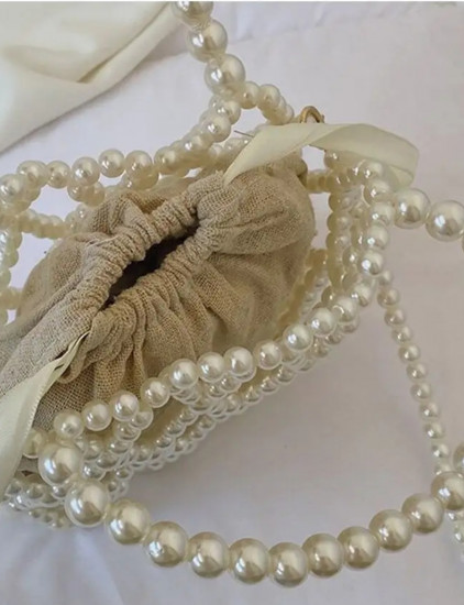 Клатч из бусин женский