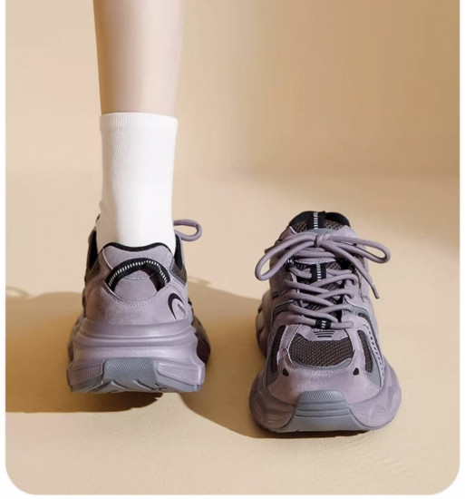 Кроссовки женские