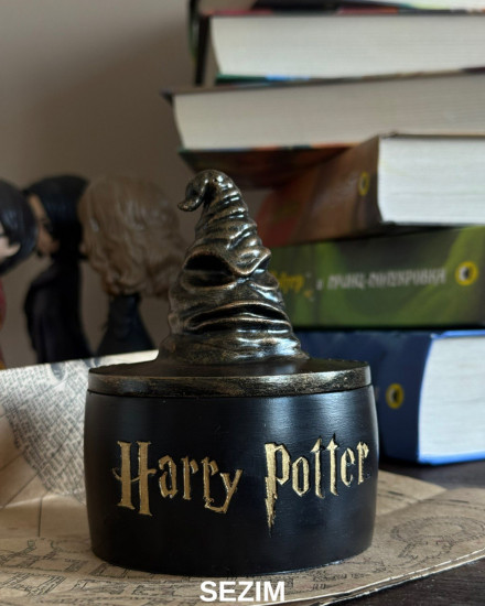 Ароматическая свеча «Распределяющая шляпа»