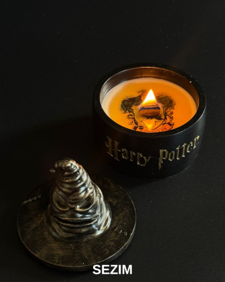 Ароматическая свеча «Распределяющая шляпа»