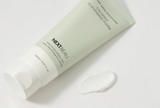 Пенка для умывания с маслом семян конопли «Calming Cleansing Foam»