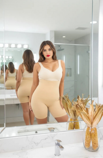 Корректирующие шорты бесшовные с корсетом