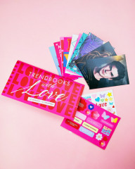 Конверт с набором мерча по романам Trendbooks - Фото 4