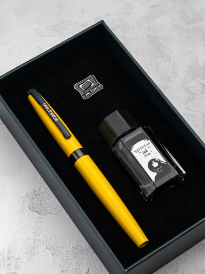 Ручка перьевая с черной тушью