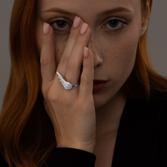 Кольцо из серебра с фианитами