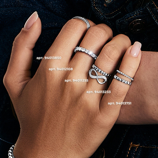 Кольцо из серебра с фианитами