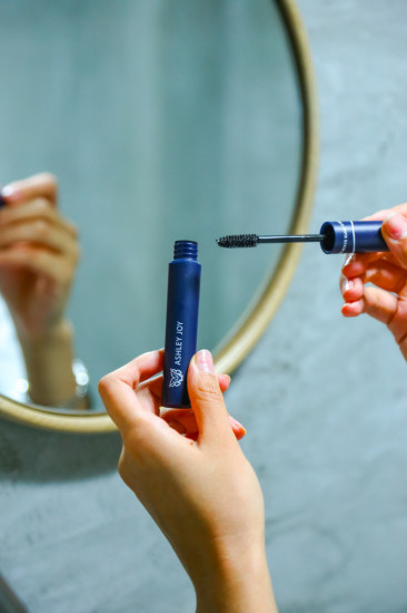 Сыворотка для бровей и ресниц с питательным аргинином, кератином и ниацинамидом