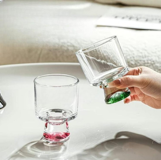 Набор стеклянных стаканов с цветным дном