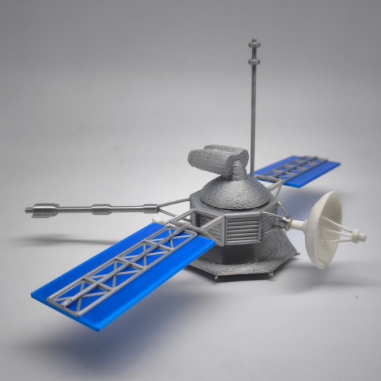 Сборная модель космического аппарата «Mariner-10»