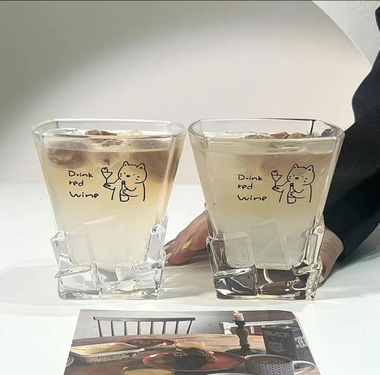 Стеклянный стакан с рисунком кота «Drink Red Wine»