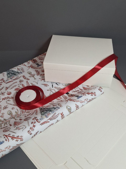 Набор коробок подарочных с лентой и бумагой