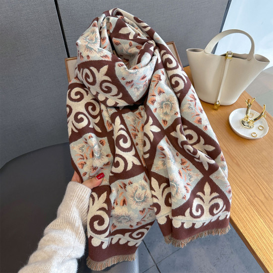 Палантин в национальном стиле