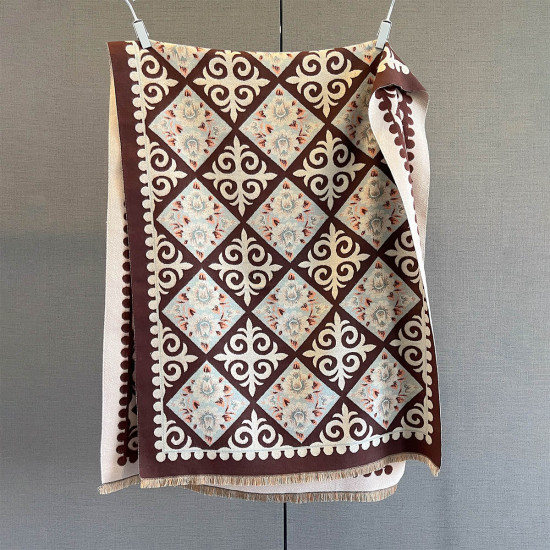 Палантин в национальном стиле