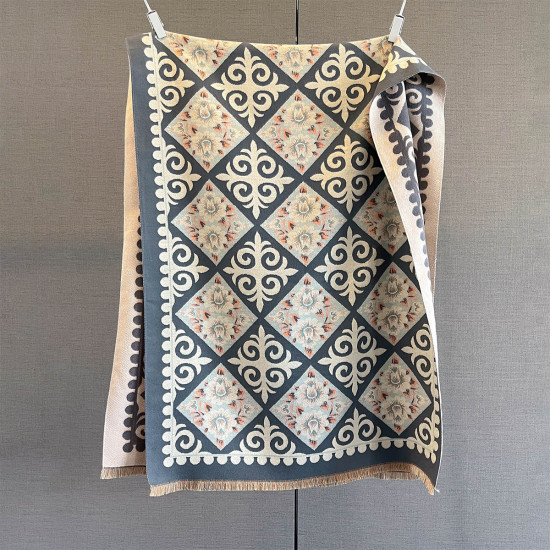 Палантин в национальном стиле