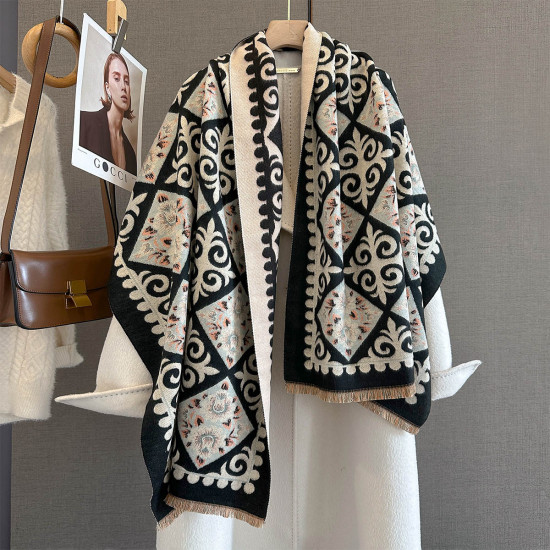 Палантин в национальном стиле