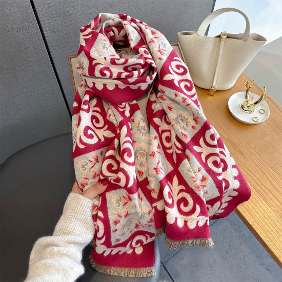 Палантин в национальном стиле