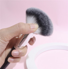 Кисть для пудры и румян - Фото 3