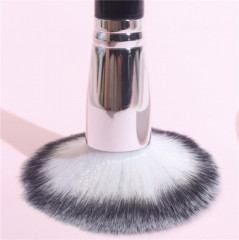 Кисть для пудры и румян - Фото 4