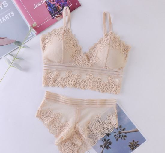 Комплект нижнего белья женский