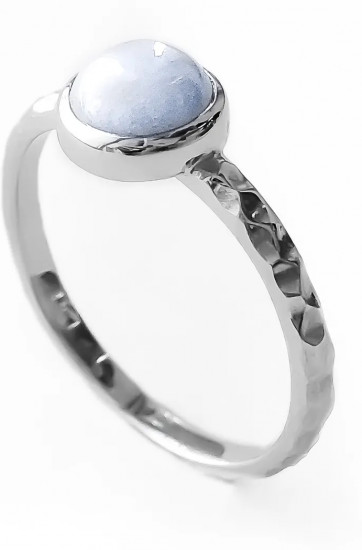Кольцо из серебра с лавандовым агатом