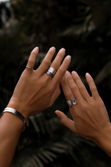 Кольцо из серебра с лавандовым агатом