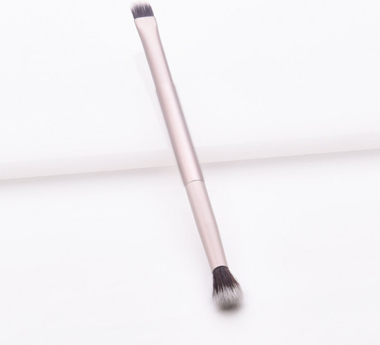 Кисть для макияжа