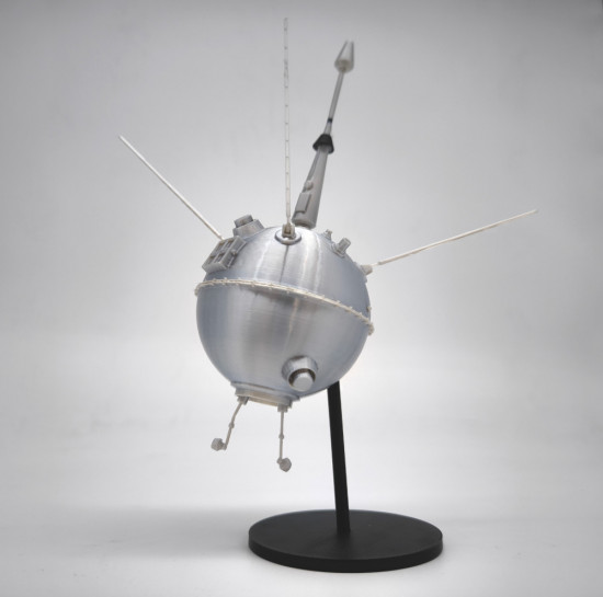 Сборная модель космического аппарата «Луна-2»