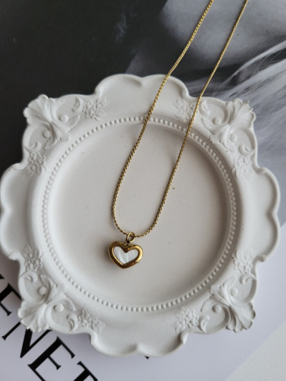 Колье с подвеской женское