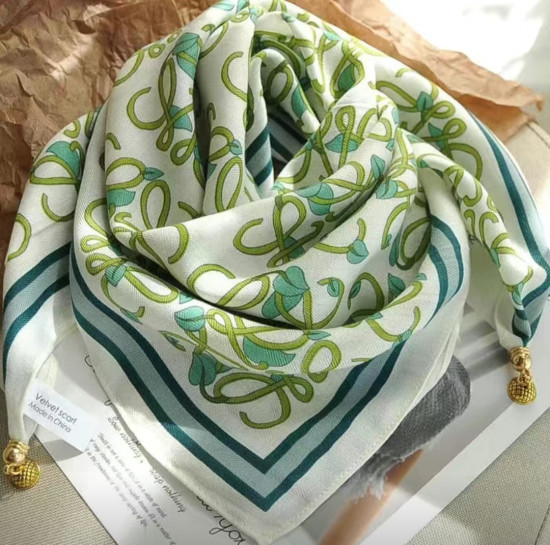 Платок женский с магнитом