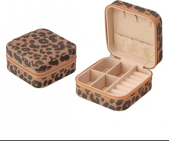 Шкатулка для хранения украшений