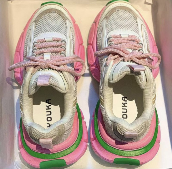 Кроссовки женские