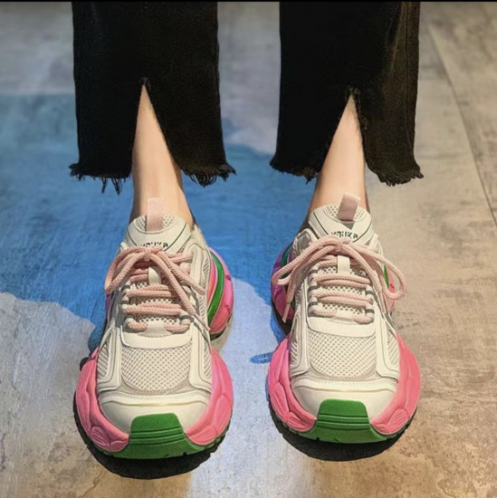 Кроссовки женские