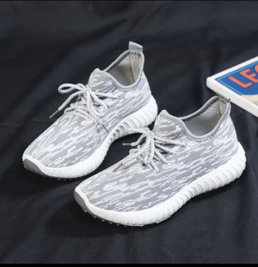 Кроссовки женские