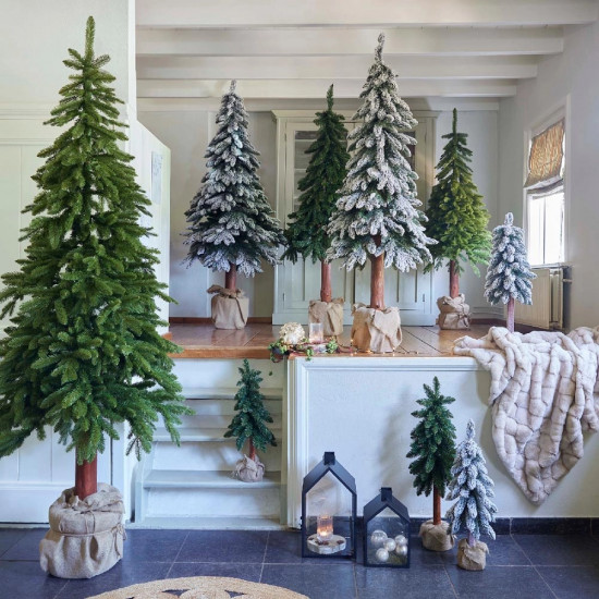 Ель искусственная заснеженная