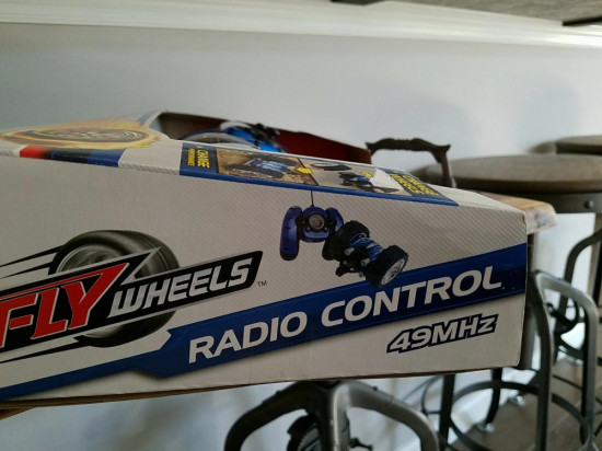 Радиоуправляемая машина «Экстремальные трюки»