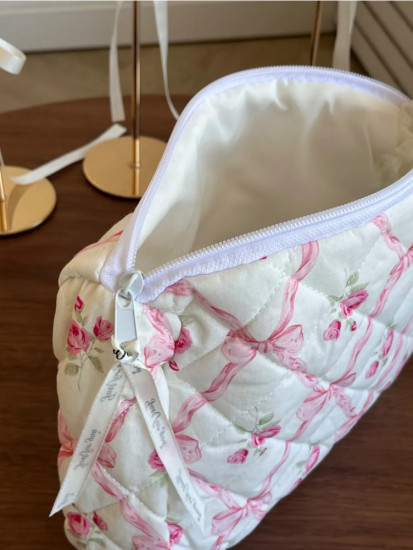 Набор косметичек с подарком