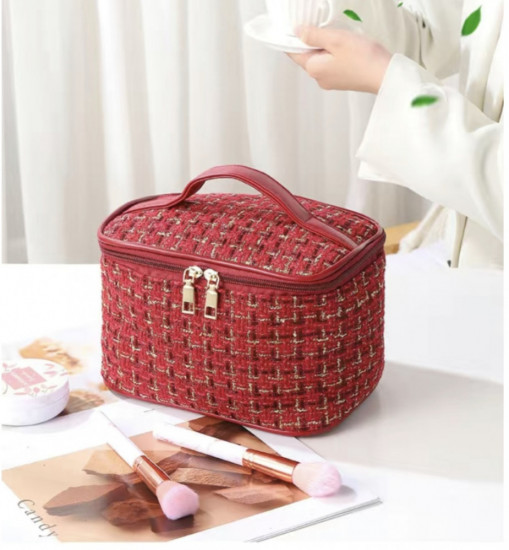 Косметичка с ручкой и подарком