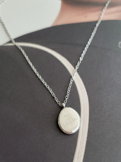 Колье с круглой подвеской
